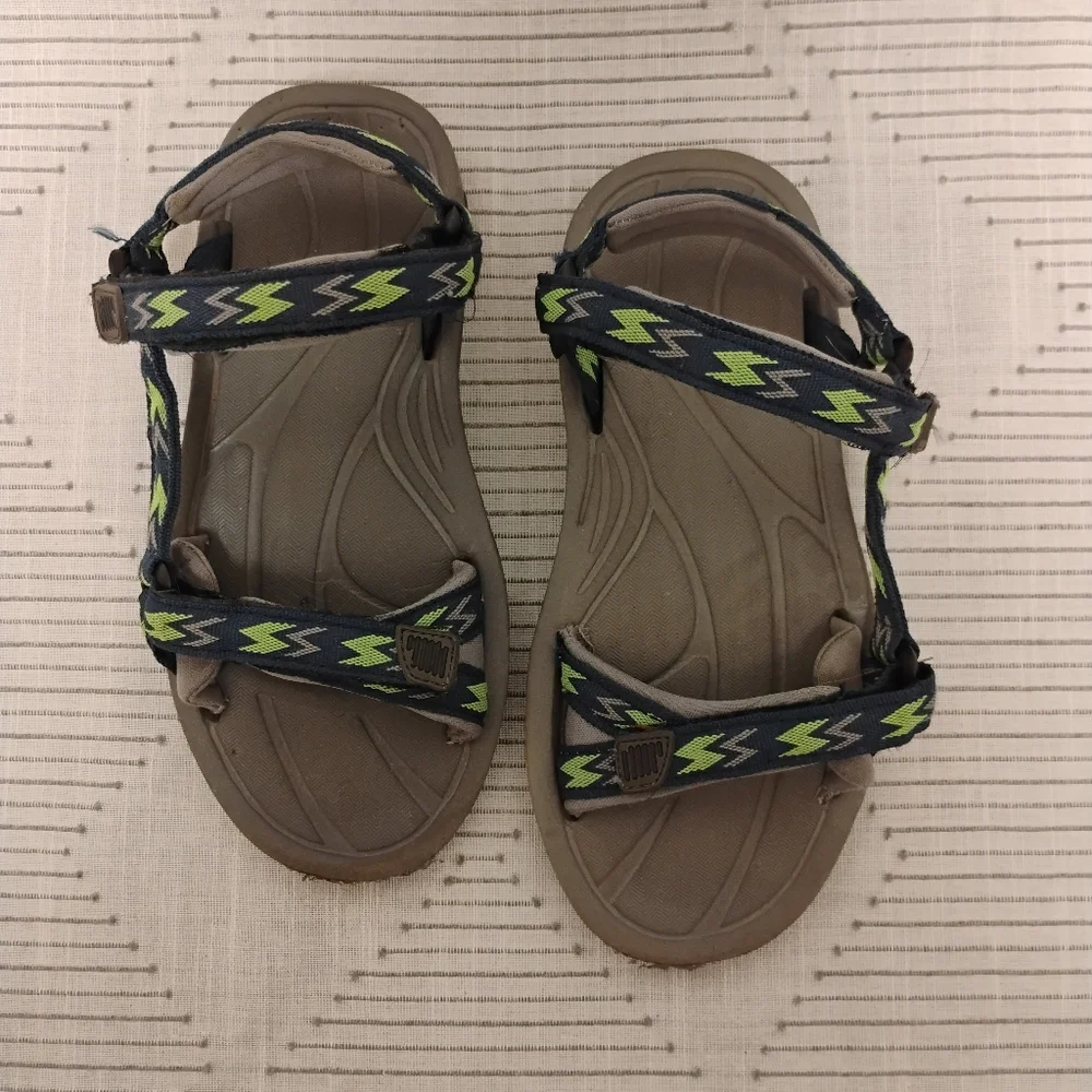 Northside Boys Kids Sandals with Green and Navy Blue Straps Size 3